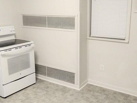 4th image of 126 N 2nd St #1