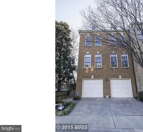 10501 Chancery Ct — Photo 3
