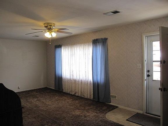 4th image of 10726 Cambridge Ave