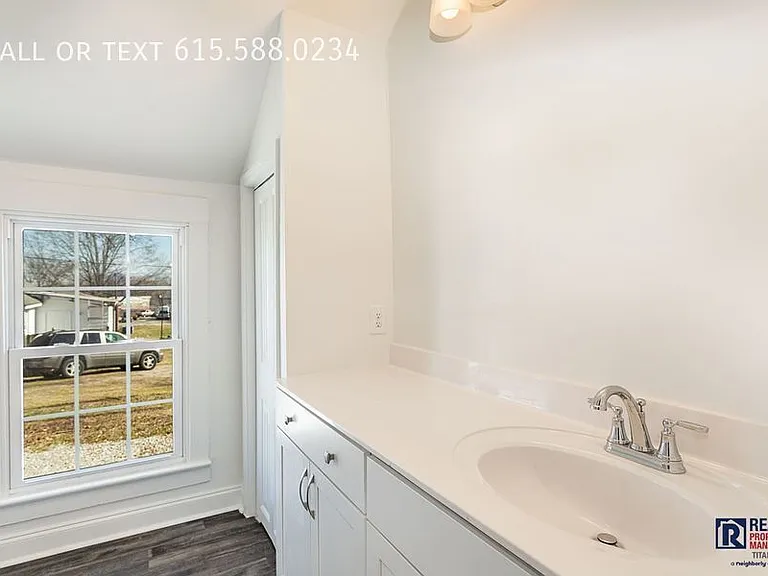 307 W 13th St — Photo 20