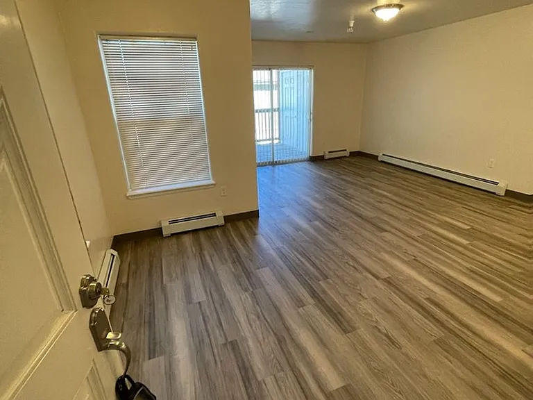 52 Commons Cir — Photo 11