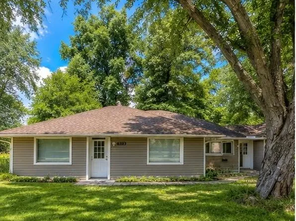 5028 Pheasant Rd, Waterford, MI 48327