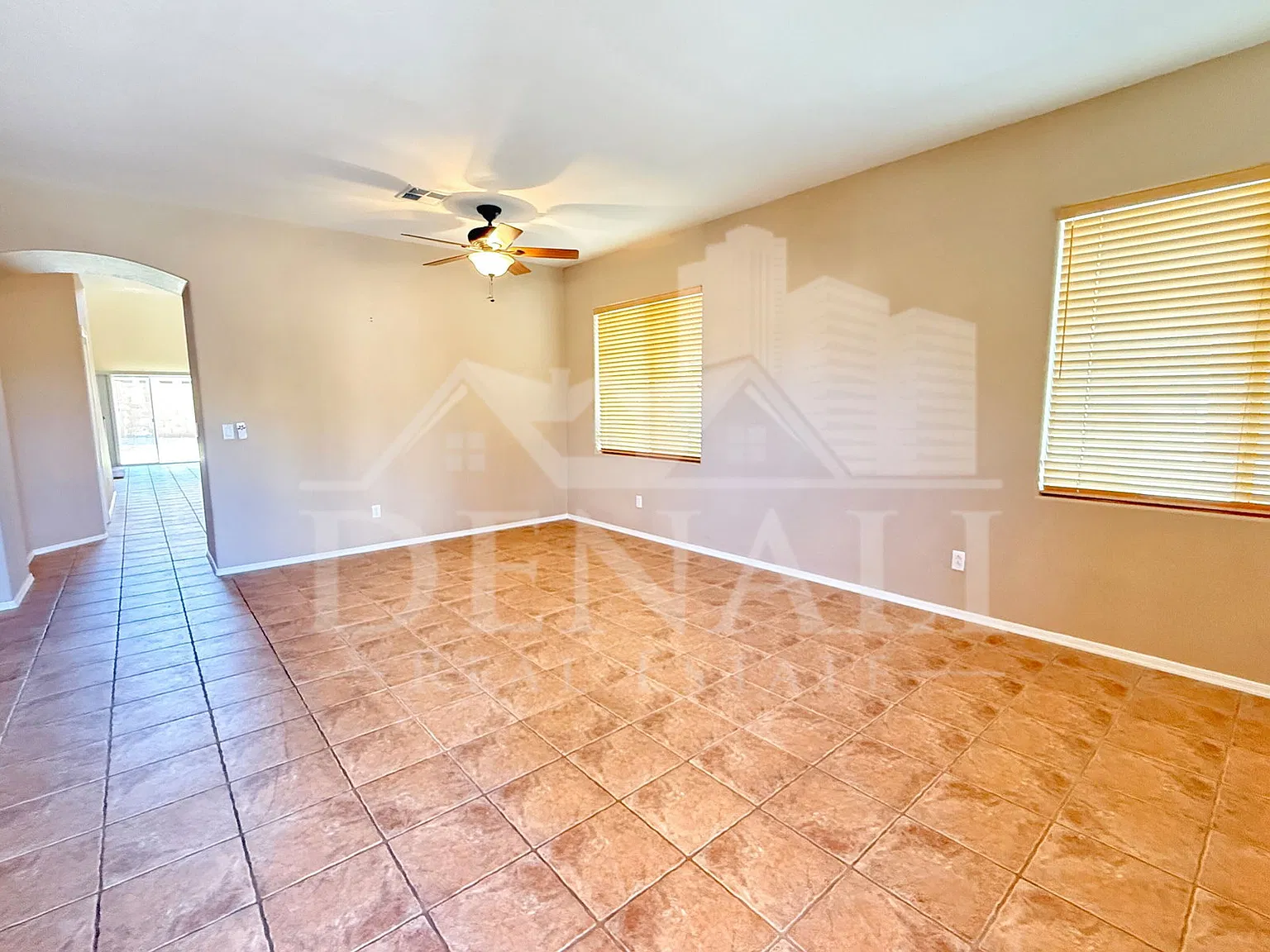 4 bed, 2.5 bath, 2627 sqft, $2,200 — Photo 3
