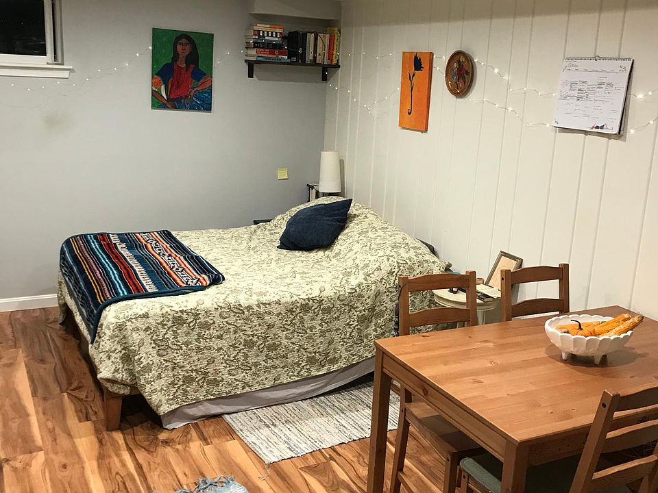 1st image of 209 Evans La