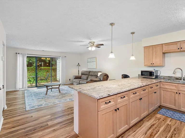 771 Spring Meadows Dr — Photo 4