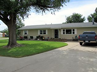 806 E 8th St, Dumas, TX 79029