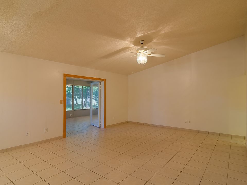 1st image of 8850 Magnolia Ct