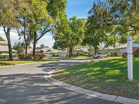 3rd image of 816 Balmoral Ct