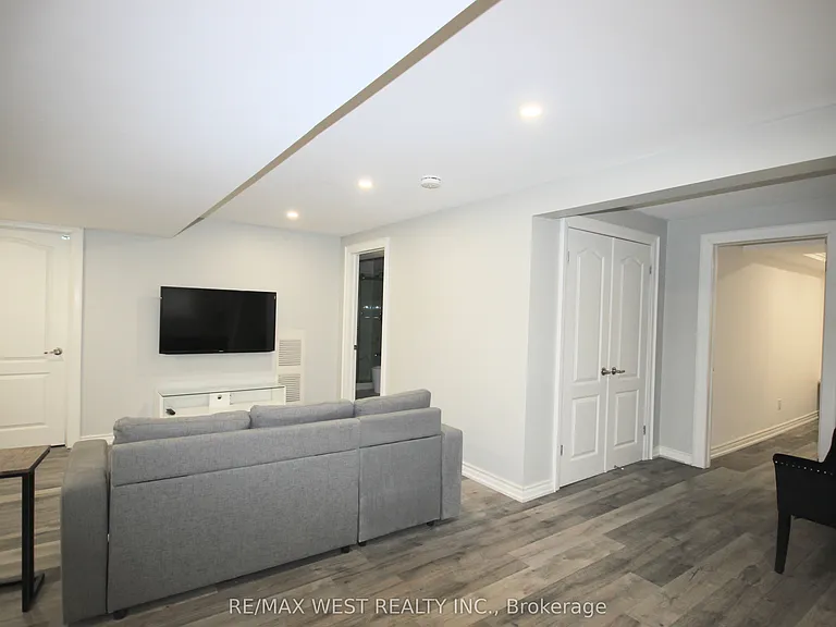 150 Valley Vista Dr #BASEMENT — Photo 3