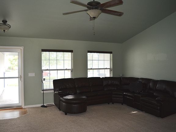 3rd image of 1321 Cayuse Creek Dr
