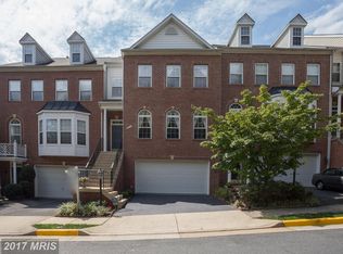 8834 Royal Doulton Ln, Fairfax, VA 22031