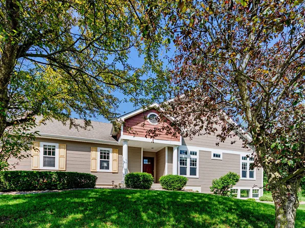5602 Coryana Dr, Valparaiso, IN 46383