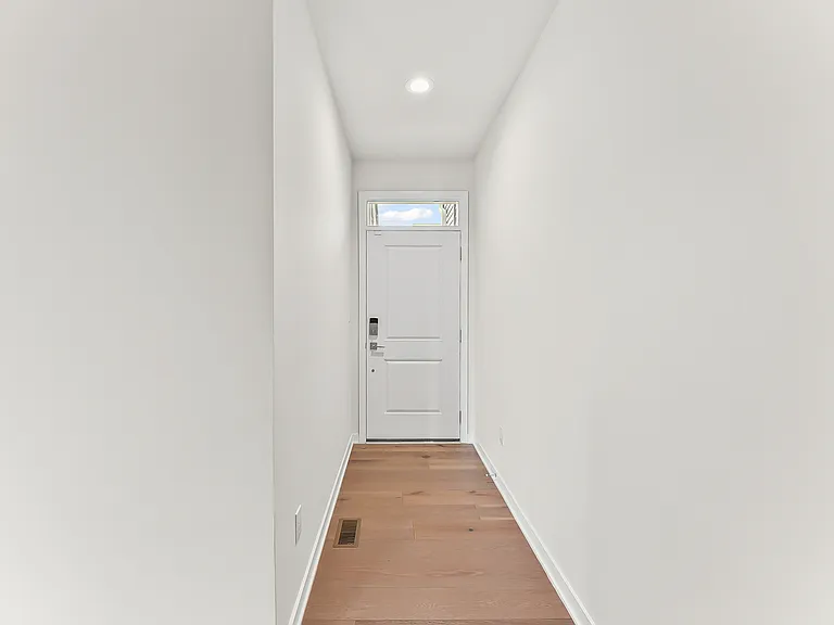 178 Kennedy Dr — Photo 2