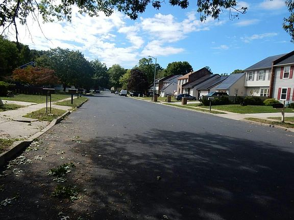 5th image of 2 Oak Forest Dr
