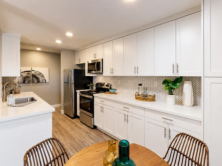 Mocha - 1 and 2 Bedroom Units in Escondido — Photo 2