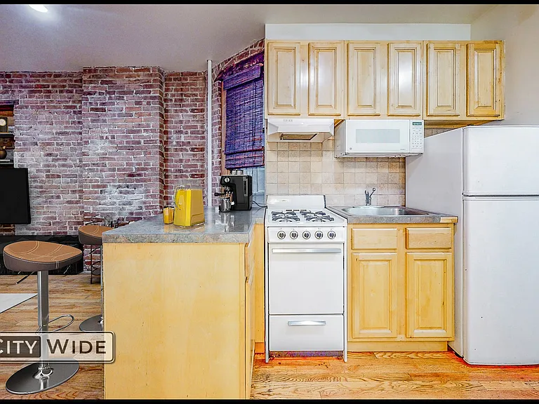 322 E 73rd St #9 — Photo 4