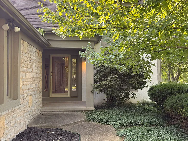 5990 Kirkwall Ct W — Photo 3