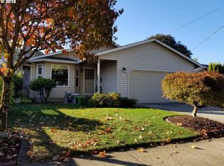 345 E Arlington St, Gladstone, OR 97027