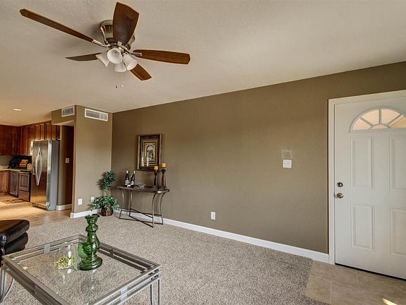 5th image of 2054 E Stanford Dr