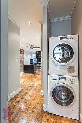 5th image of 438 W 52nd St #7D