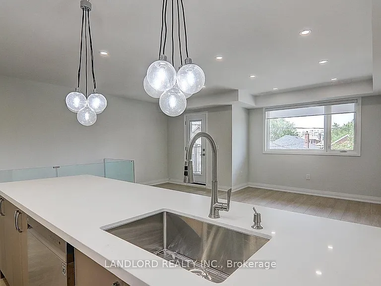 115 Livingstone Ave #UPPER — Photo 16