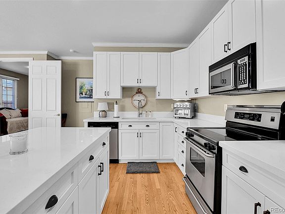 4th image of 110 S Jackson Street #1D