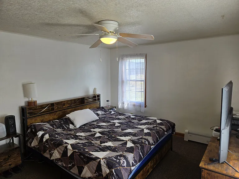 109 Irene St — Photo 2
