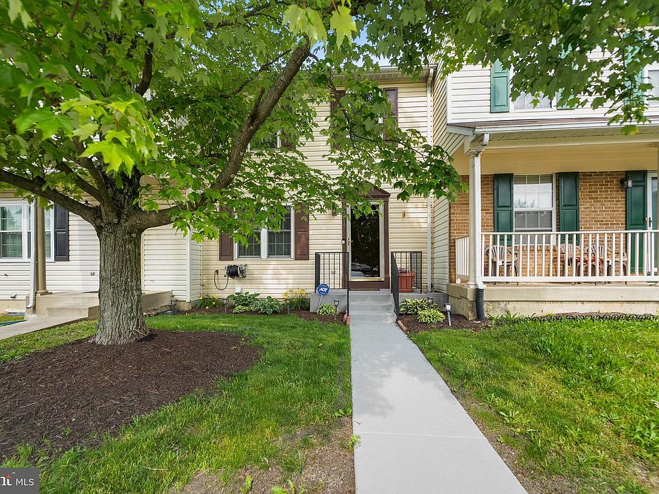 1st image of 2817 Crestwick Pl