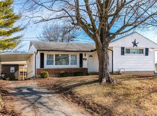 132 Circle Dr, Fairborn, OH