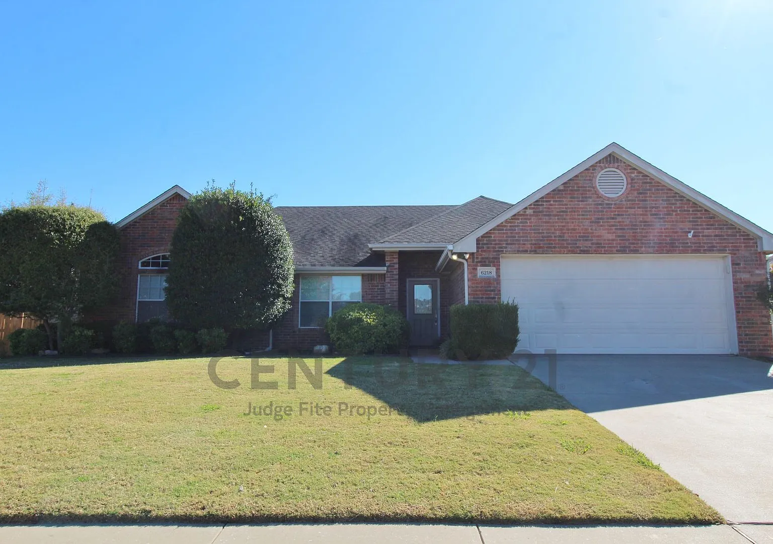 Fantastic 4/2/2 in Midlothian For Rent! — Photo 2