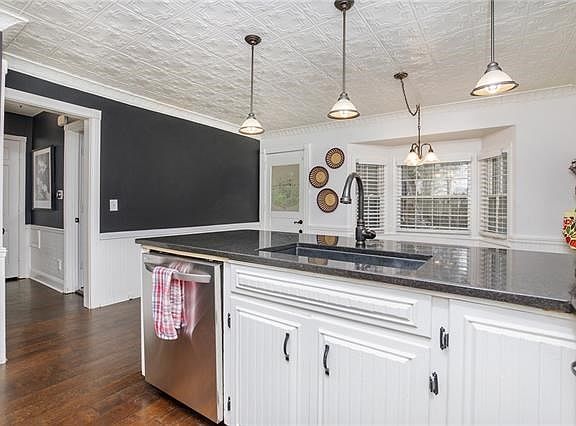 5th image of 8808 W 106th St