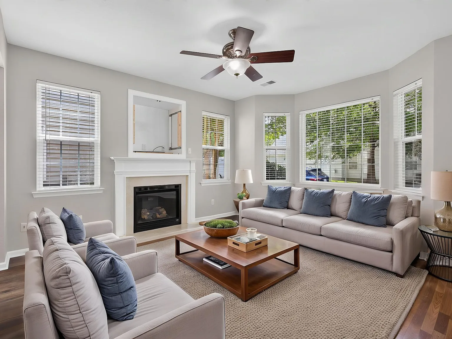 3 bed, 2.5 bath, 2119 sqft, $2,950 — Photo 4