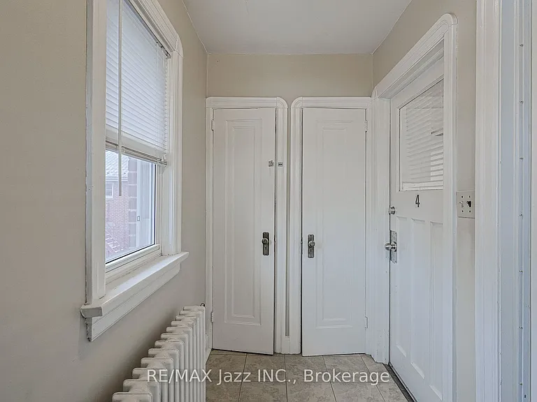 366 Mary St N #4 — Photo 20