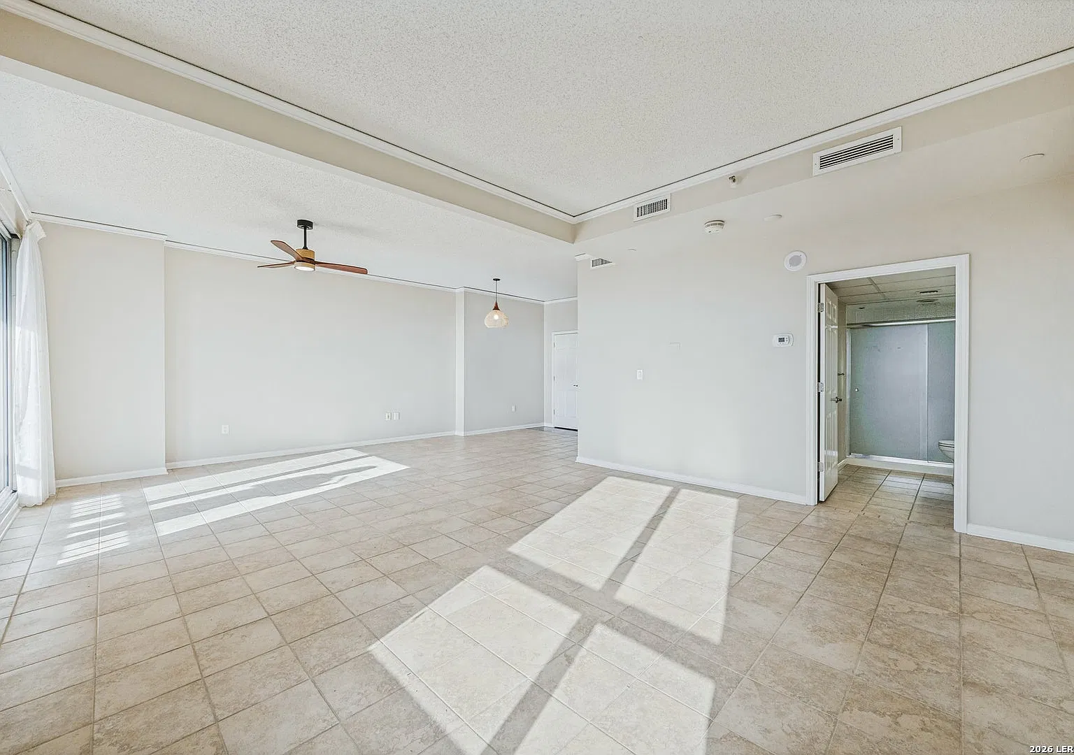 1 bed, 1034 sqft, $3,500 — Photo 2