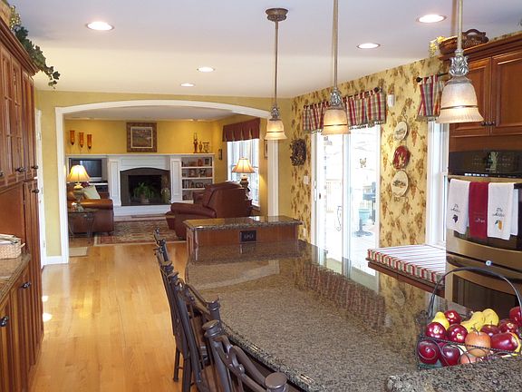 5th image of 2700 Pineview Dr