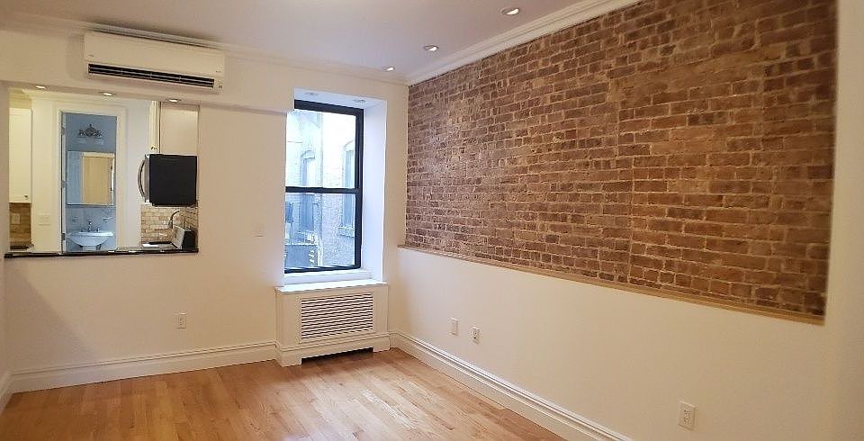 1st image of 1720 2nd Ave APT 4A