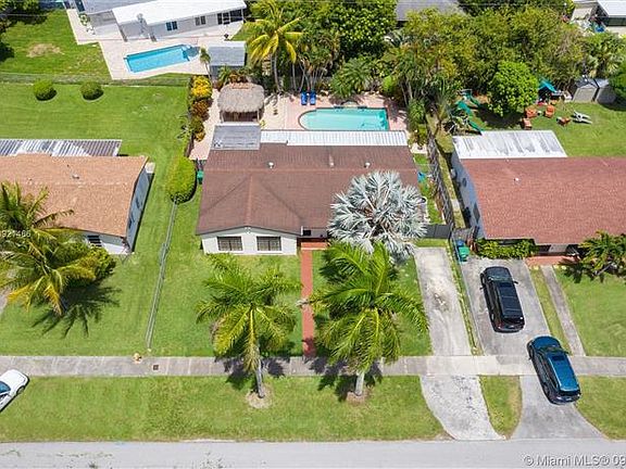 3rd image of 9373 SW 182nd St