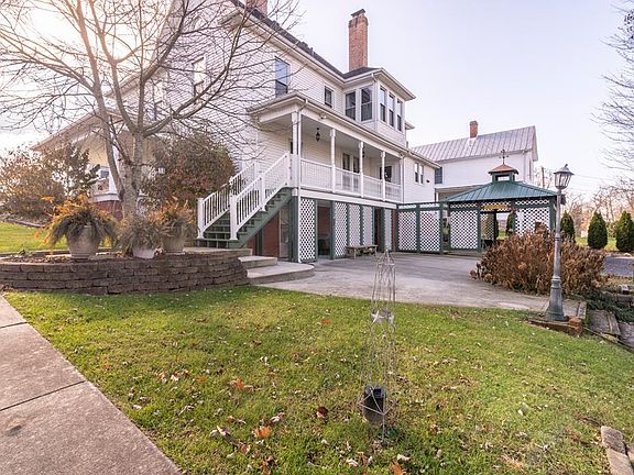 4th image of 201 W Strother St