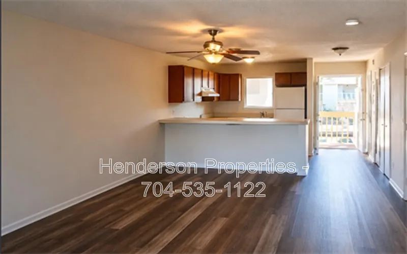 2 bed, 2.0 bath, 900 sqft, $1,350 — Photo 2