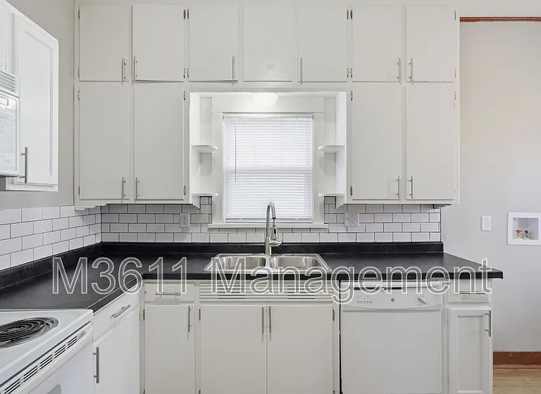 6928 Ballard Ave — Photo 12
