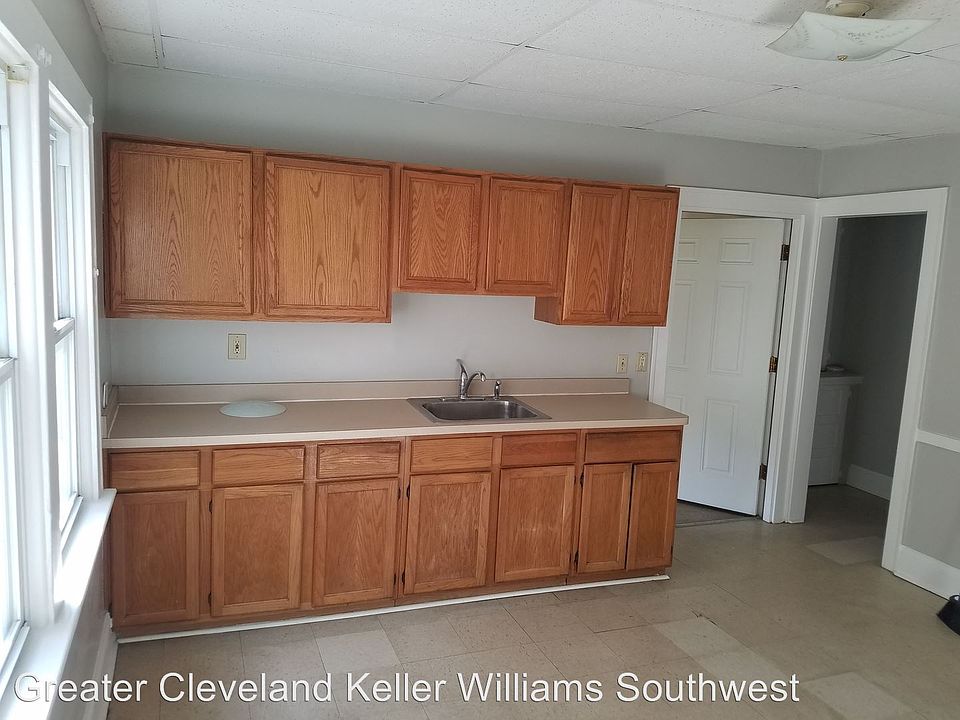1st image of 4060 E 44th St APT 1