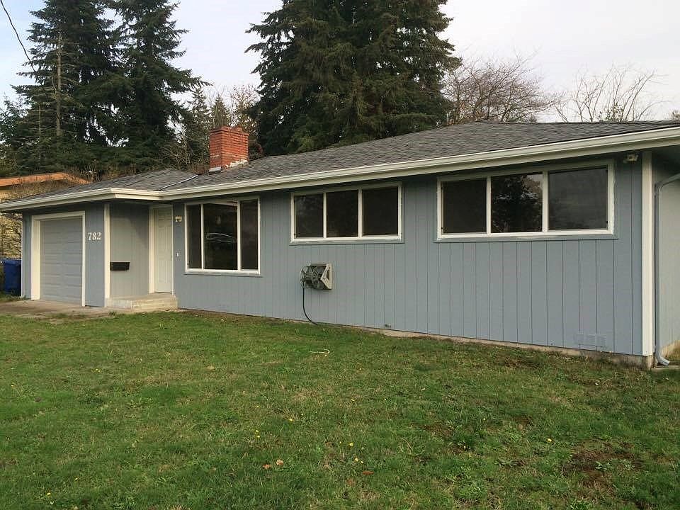 2nd image of 782 Lynnwood Ave NE