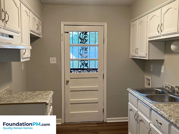 4th image of 1185 Pelican Ln