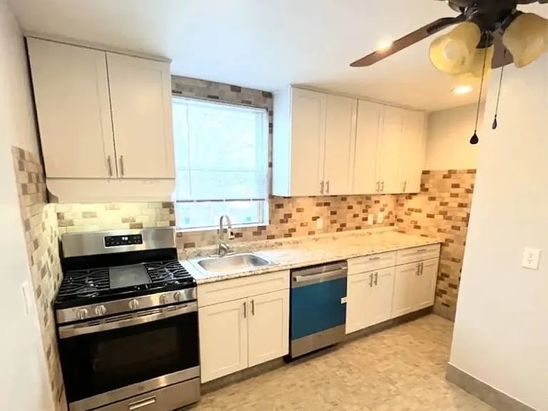 607 Broadway #1 — Photo 2