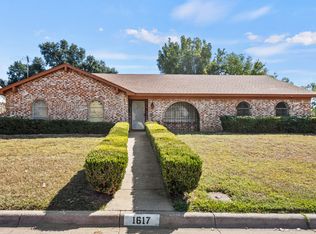 1617 Meadow Lane Ter, Fort Worth, TX 76112