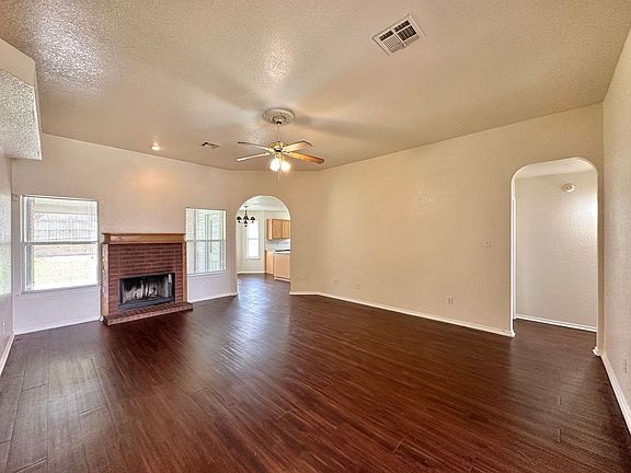 3rd image of 2710 Maria Dr