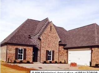 3048 Raspberry Red Cv, Southaven, MS 38672