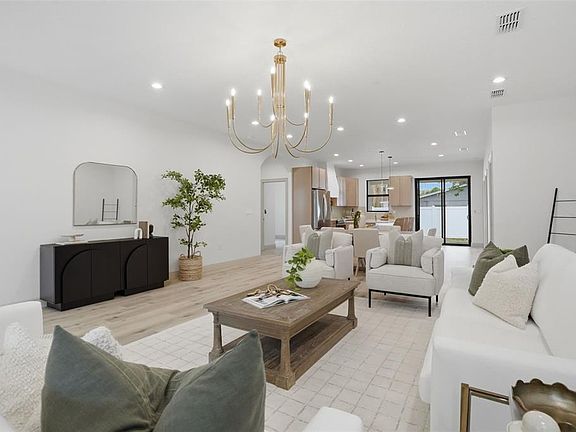 5th image of 1013 E 22ND AVENUE