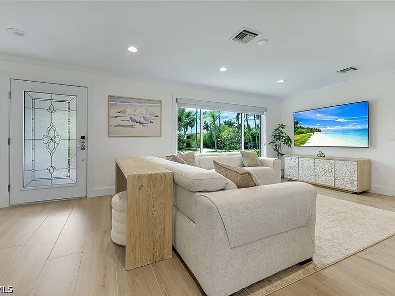 27098 Harbor Dr — Photo 4