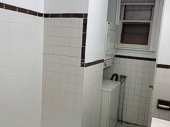 3rd image of 1106 Pine St #1R
